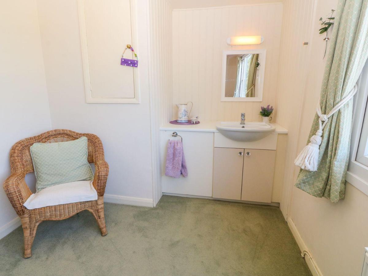 Вилла Charming 2 Bed House Near Rhoscolyn Discounts For Холихед Экстерьер фото